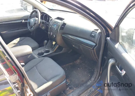 2011 Kia Sorento Lx from USA, damaged, VIN 5XYKTCA15BG054271